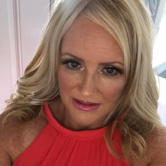 Meet your Posher, Sharon - Picture 1 of 1